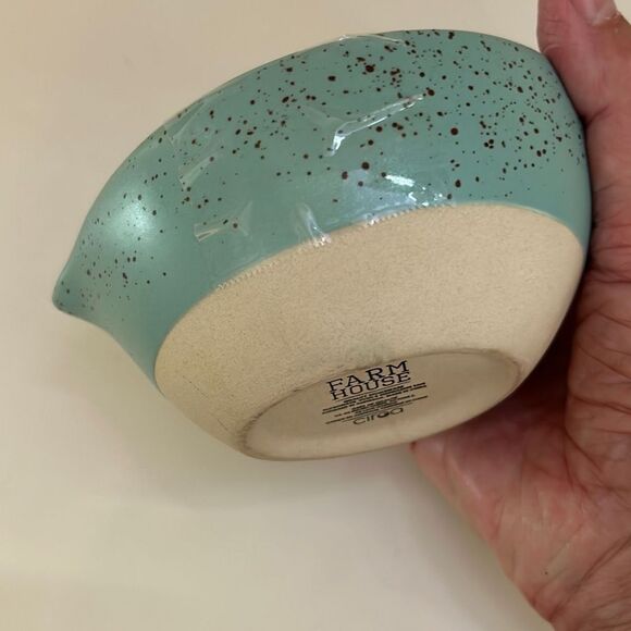 New Nesting Stoneware Measuring Cups - Picture 3 of 4